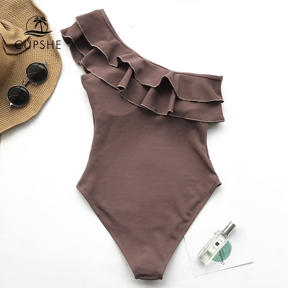 Cupshe | One Shoulder One Piece - Picture 2 of 3